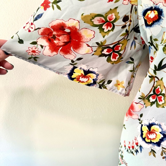 Rachel Zoe Floral Short Sleeve Tie Button Down - Picture 4 of 10